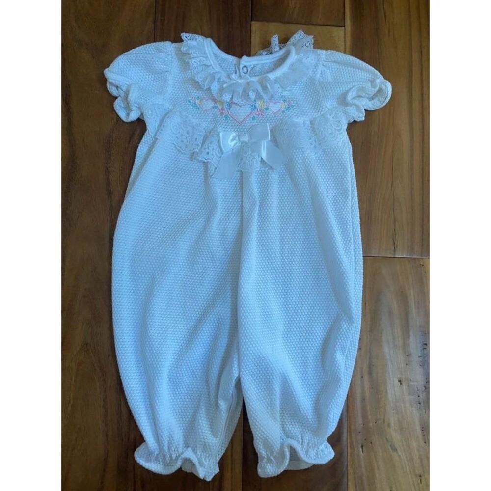 Vintage Buster Brown Baby Girl Embroidered Romper Size 3-6 Months